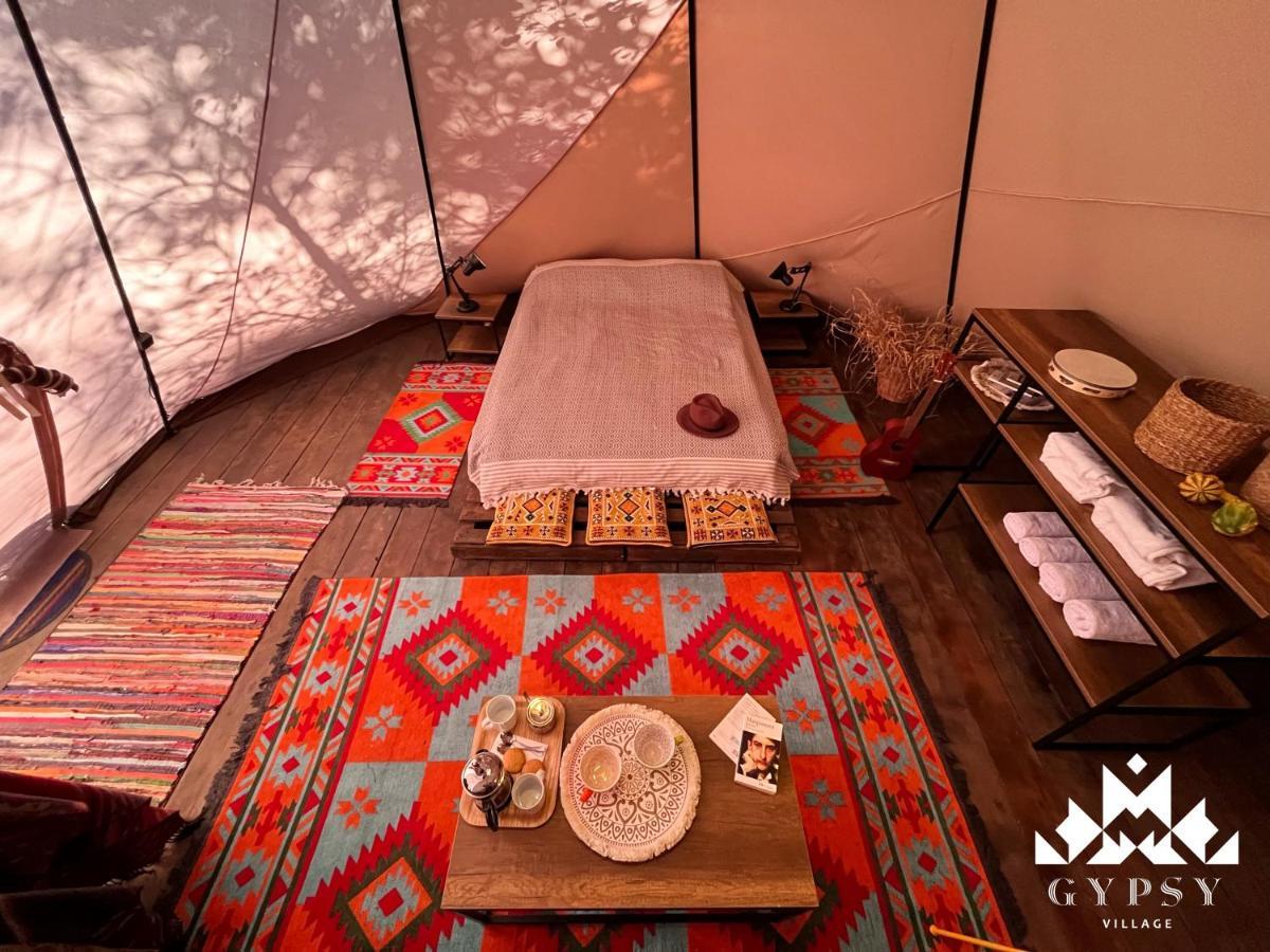 Gipsy Village Park Hotel Asureti Ngoại thất bức ảnh