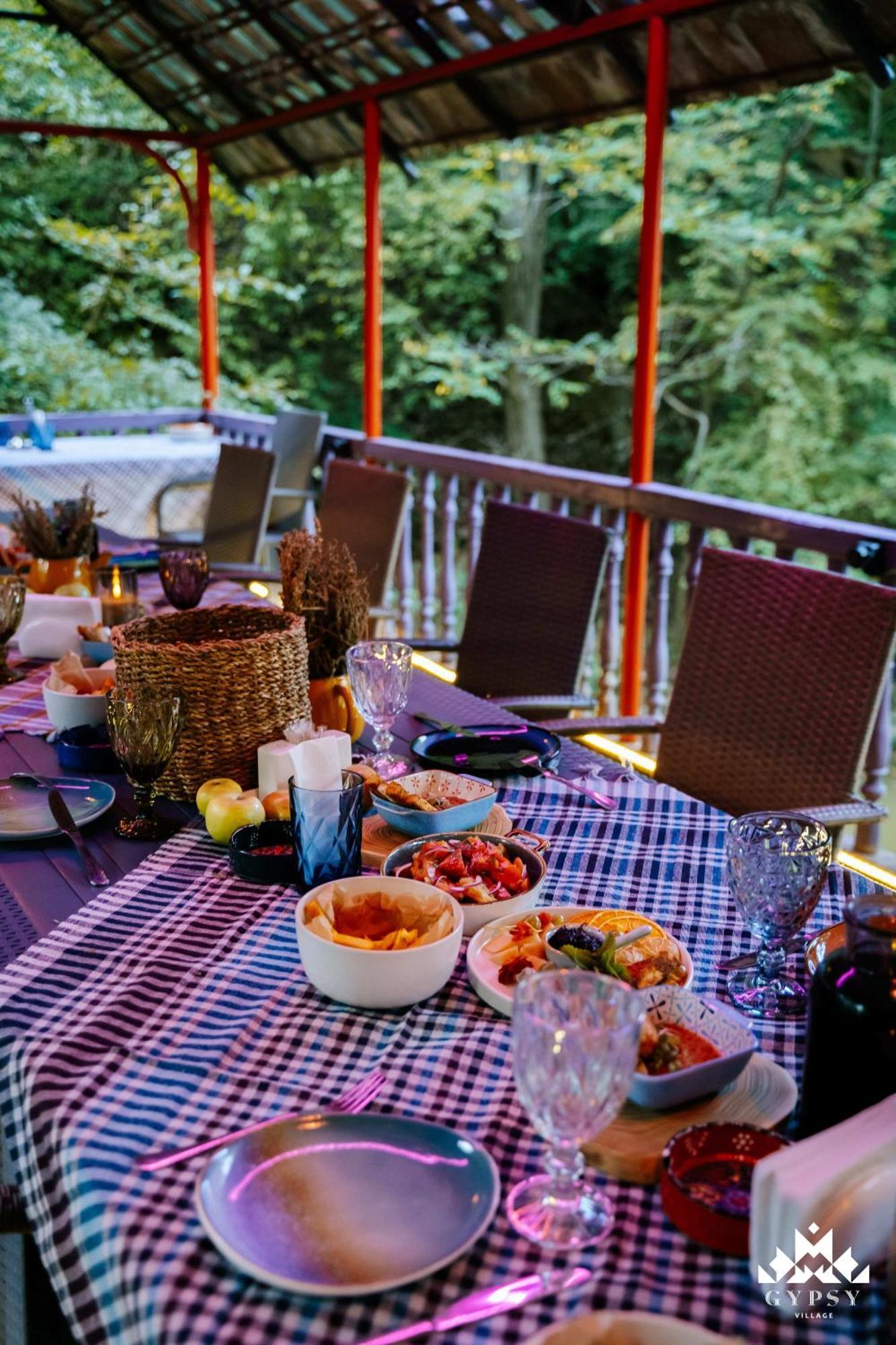 Gipsy Village Park Hotel Asureti Ngoại thất bức ảnh