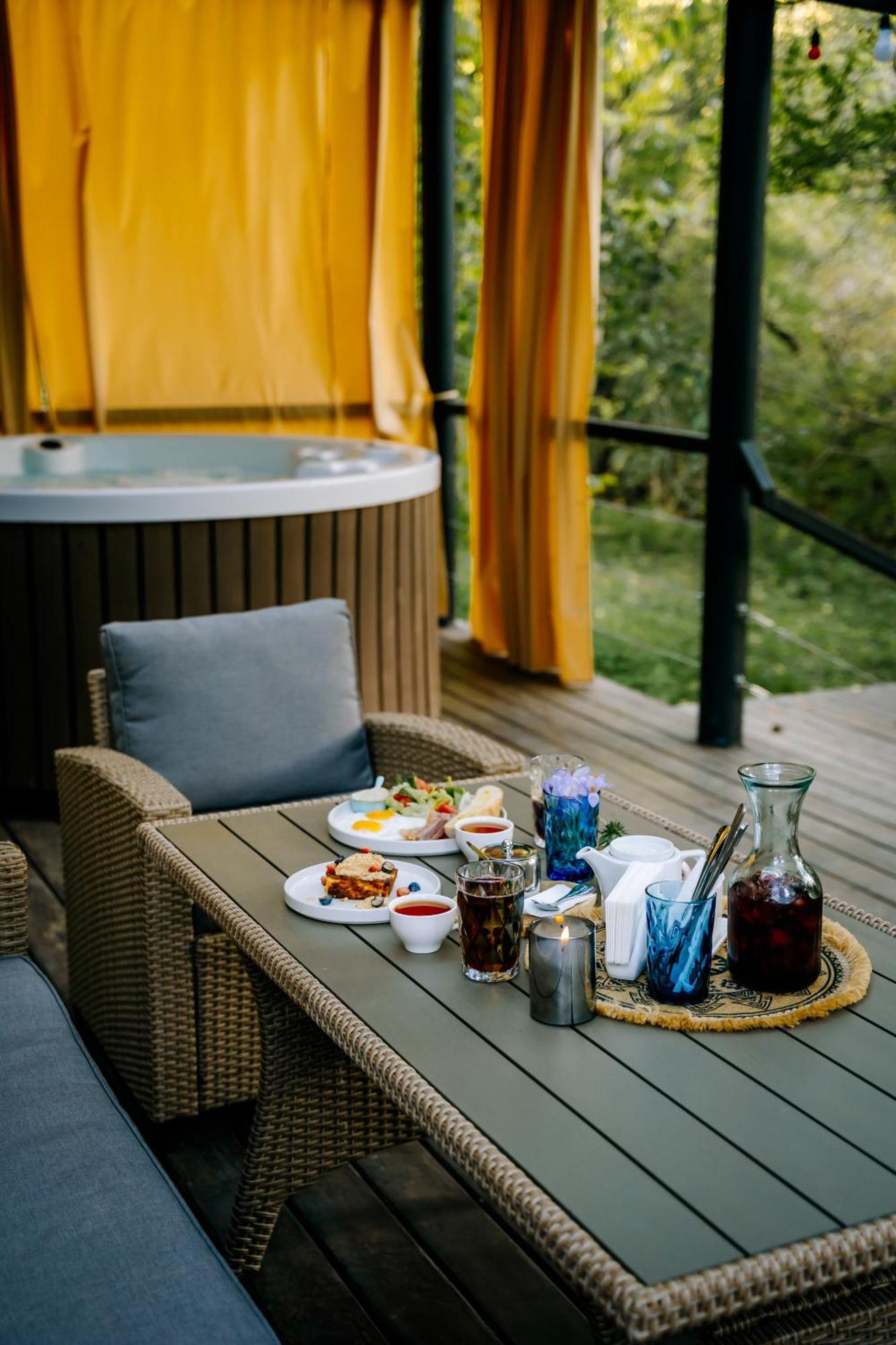 Gipsy Village Park Hotel Asureti Ngoại thất bức ảnh