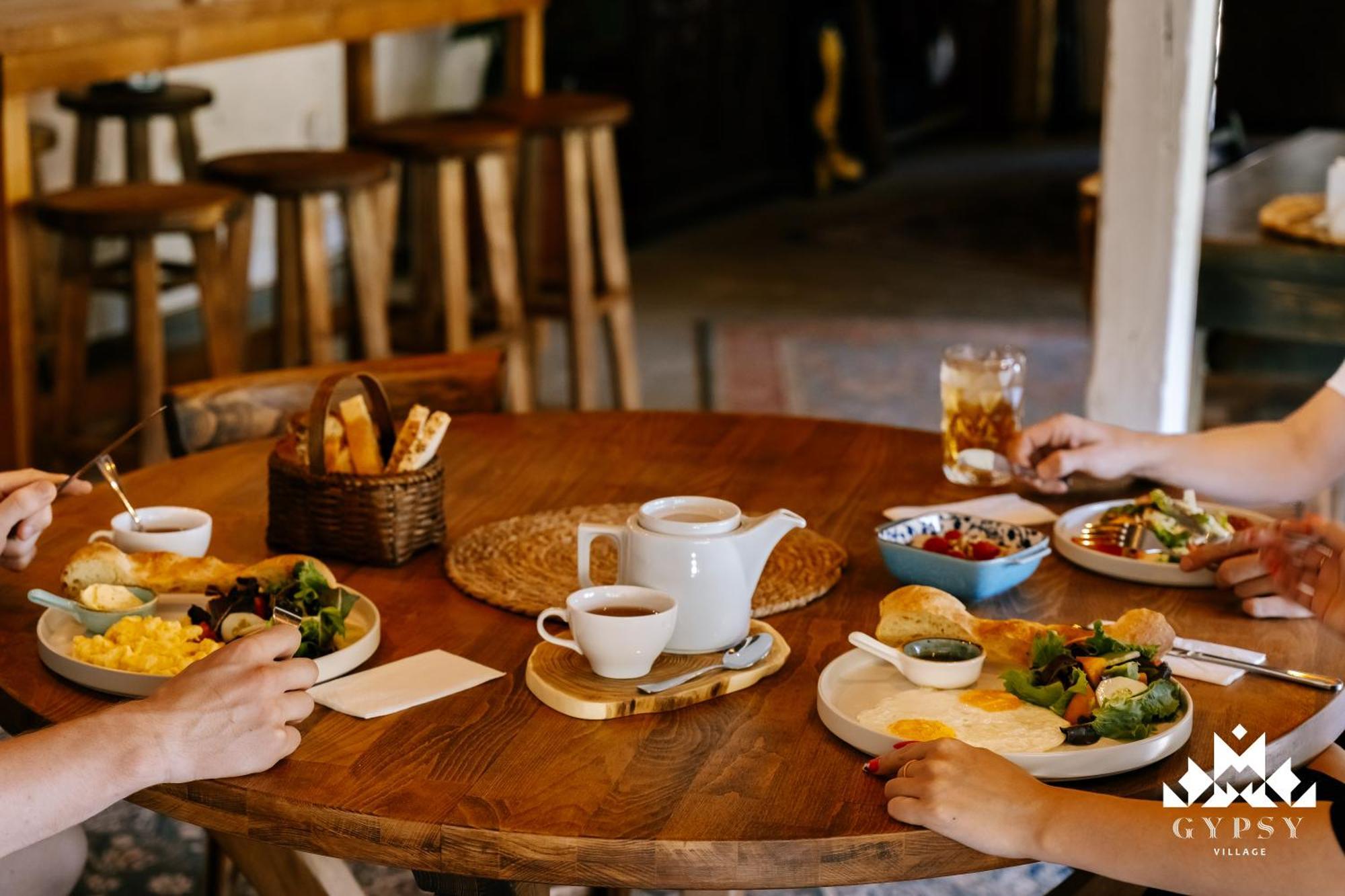 Gipsy Village Park Hotel Asureti Ngoại thất bức ảnh